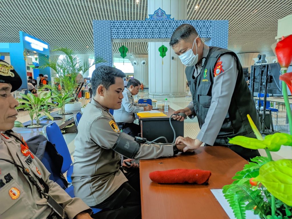 Untuk Memastikan Kesehatan Petugas Pengamanan, Polres Maros Gelar Pemeriksaan
