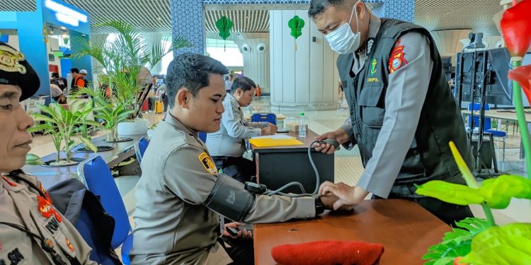 Untuk Memastikan Kesehatan Petugas Pengamanan, Polres Maros Gelar Pemeriksaan