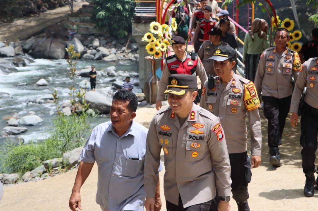 Pastikan Keamanan Pengunjung Selama Libur Lebaran, Kapolres Luwu Tinjau Objek Wisata