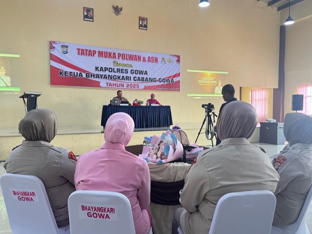 Kapolres Gowa bersama Ketua Bhayangkari Tatap Muka dengan Polwan dan ASN