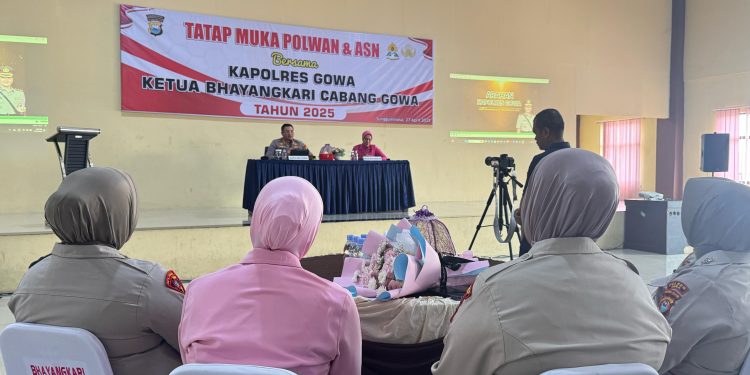 Kapolres Gowa bersama Ketua Bhayangkari Tatap Muka dengan Polwan dan ASN