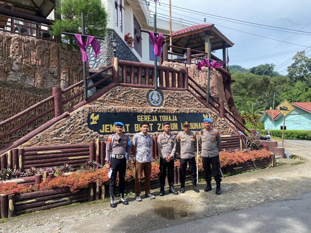 Kapolres Tana Toraja Turunkan Personilnya Amankan Perayaan Ibadah Jumat Agung