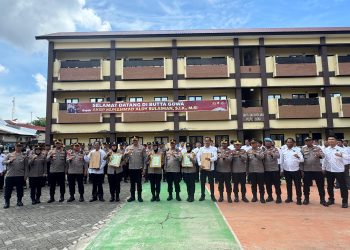 Tunjukkan Aksi Kemanusiaan Luar Biasa, Tiga Polwan Dapat Penghargaan Dari Kapolres Gowa