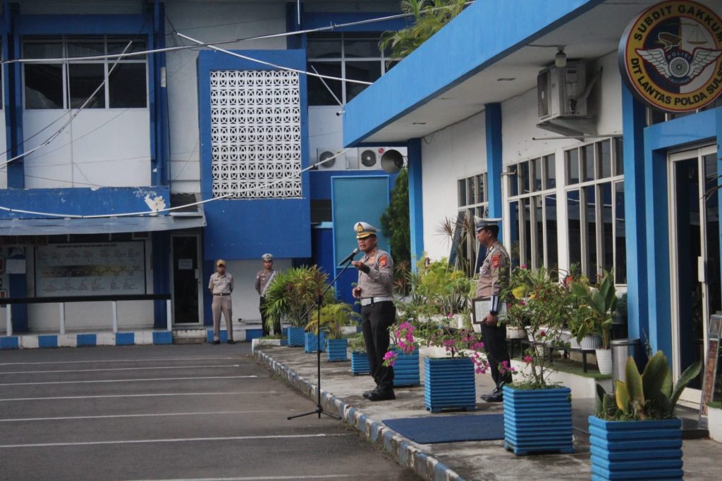 Wadir Lantas Polda Sulsel Pimpin Apel Pagi, Ini Penyampaiannya ke Personel