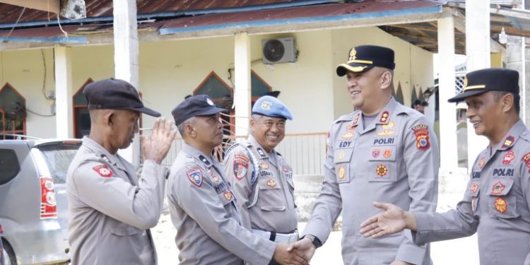 Kapolres Pinrang Kunjungi Polsek Patampanua dan Paleteang, Ini Penekanannya