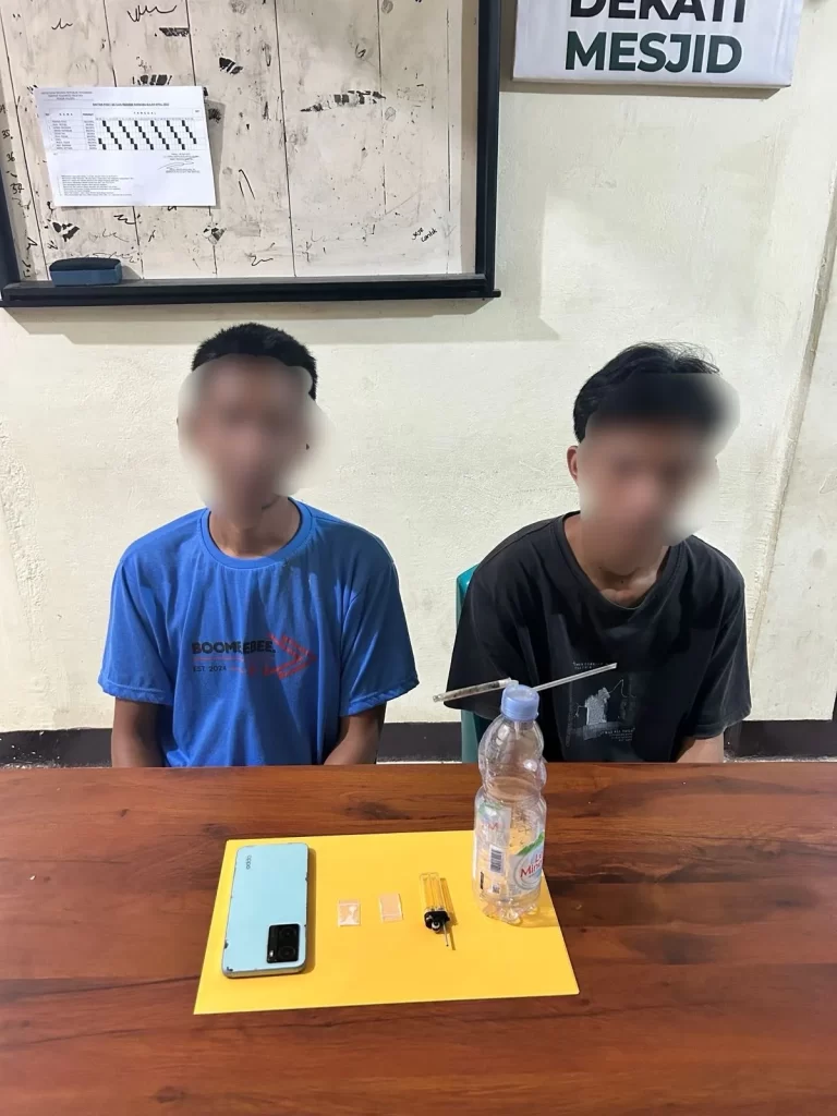 Satres Narkoba Polres Palopo Amankan Dua Pemuda Yang Sedang Konsumsi Sabu di Salobulo