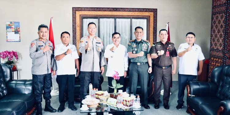 Kapolres Tana Toraja Melakukan Silaturahmi Dengan Bupati dan Forkopimda 