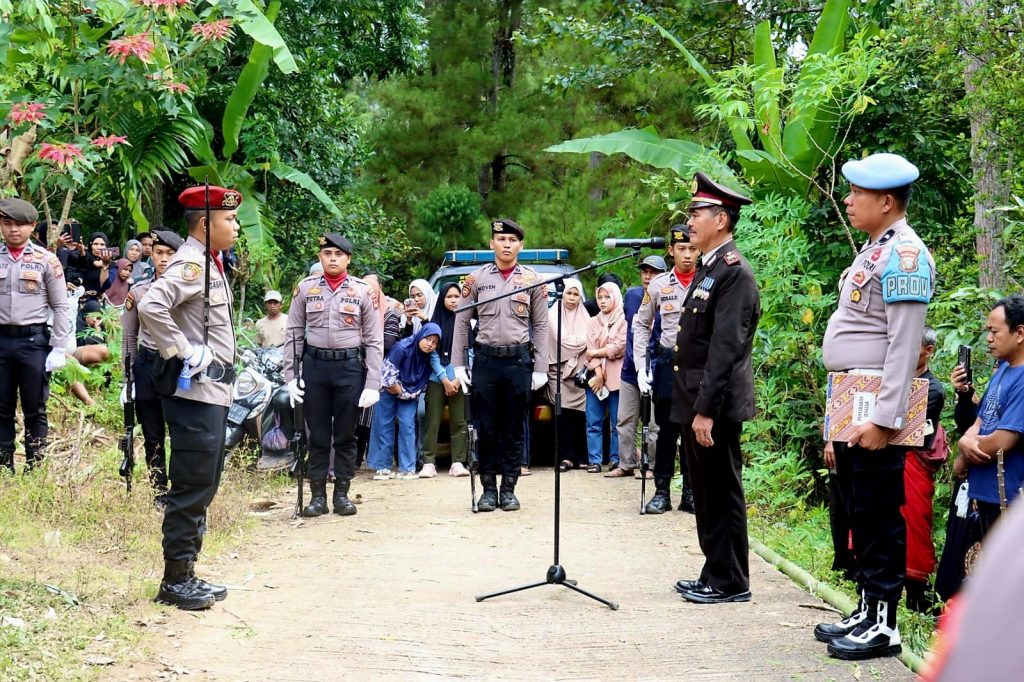 Sebagai Bentuk Penghormatan Atas Pengabdian Anggota, Polres Tator Gelar Acara Pemakaman
