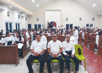 Personel Polres Sidrap Amankan Perayaan Kamis Putih di Rumah Ibadah Jemaat Toraja