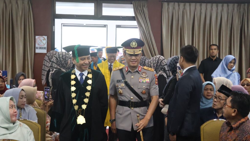 Kapolda Sulsel Hadiri Wisuda UINAM dan Sampaikan Orasi Kebangsaan