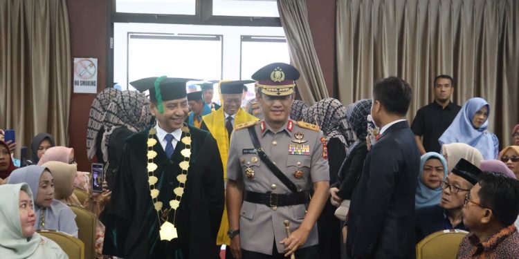 Kapolda Sulsel Hadiri Wisuda UINAM dan Sampaikan Orasi Kebangsaan