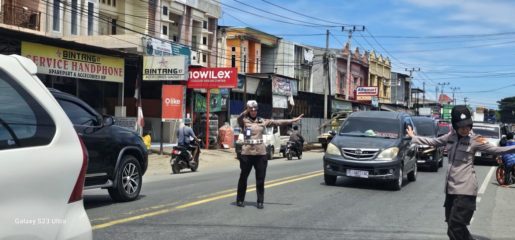Polwan Polres Luwu Turuun Langsung Amankan Pelaksanaan Sholat Jumat