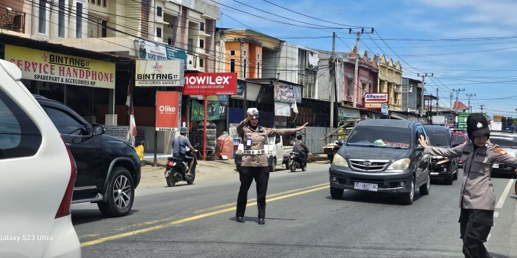 Polwan Polres Luwu Turuun Langsung Amankan Pelaksanaan Sholat Jumat