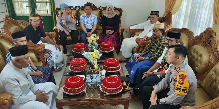 Kapolres Palopo Melakukan Silaturahmi Dengan Tokoh Adat Kedatuan Luwu