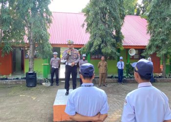 Personel Sat Lantas Polres Bulukumba Sosialisasi Tertib Berlalu Lintas ke Pelajar SMP