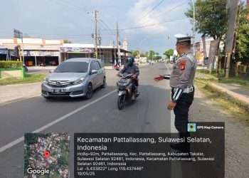 Gatur Sore, Sat Lantas Polres Takalar Hadir Memberikan Pelayanan Prima di Jalan