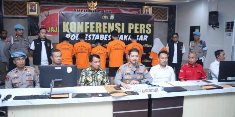 Kapolrestabes Makassar Rilis Kasus Praktik Kecurangan Dalam Pelaksanaan UTBK Masuk Unhas