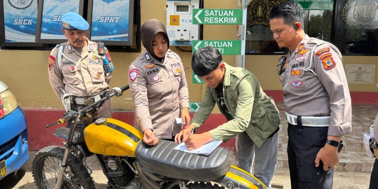 Kasat Lantas Polres Maros Sita Kendaraan Pengendara Yang Viral Maki Anggota Polisi