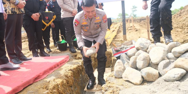 Kapolda Sulsel Peletakan Batu Pertama Pembangunan Rusun Batalyon D Pelopor di Luwu