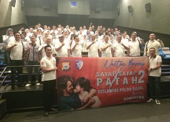 Dirlantas Polda Sulsel bersama Wadirlantas dan Personel Nobar Film Sayap Sayap Patah 2