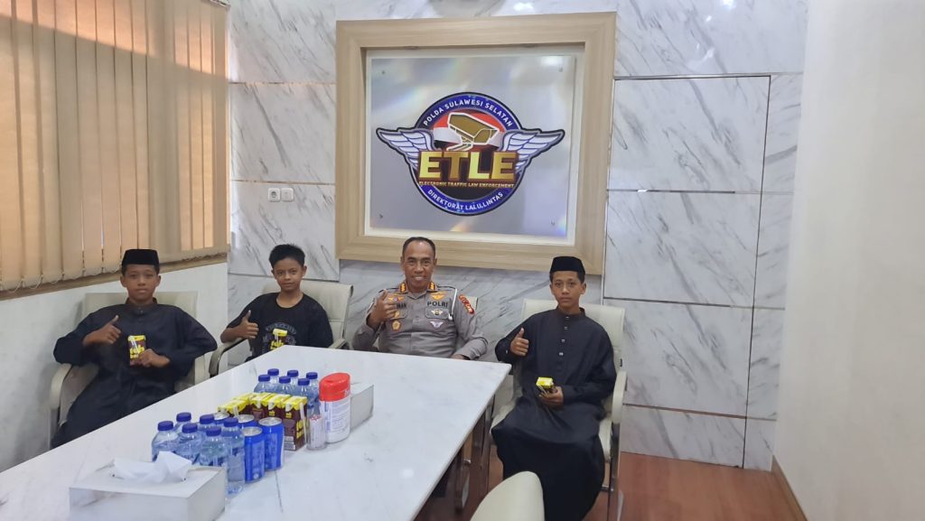 Dirlantas Polda Sulsel Edukasi Anak Dibawah Umur Asal Bulukumba Yang Melanggar Lalin