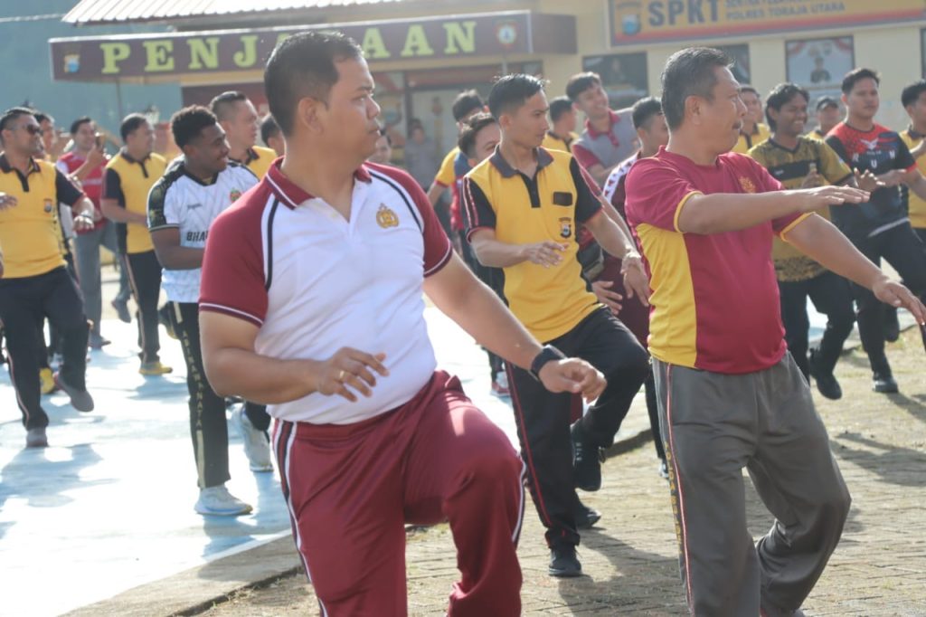 Jaga Kebugaran dan Kekompakan, Polres Toraja Utara Gelar Olahraga Bersama Bhayangkari