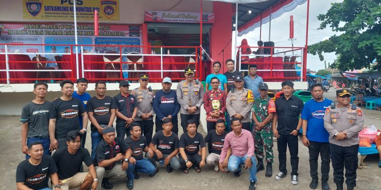 Kapolres Gowa Resmikan Pos Sat Kamling Komunitas 001 Pasar Induk Minasa Maupa