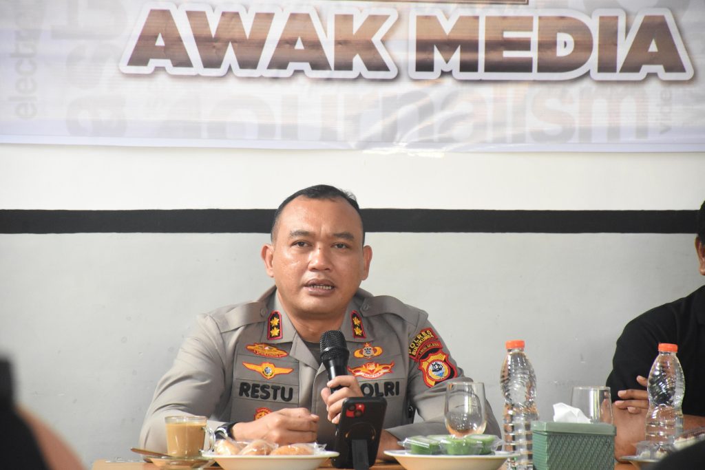 Kapolres Bulukumba Ngopi Bareng Dengan Awak Media