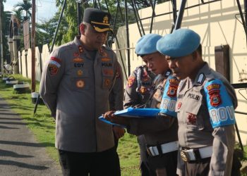 Kapolres Pinrang Cek Kehadiran dan Kedisiplinan Personel Saat Apel Pagi