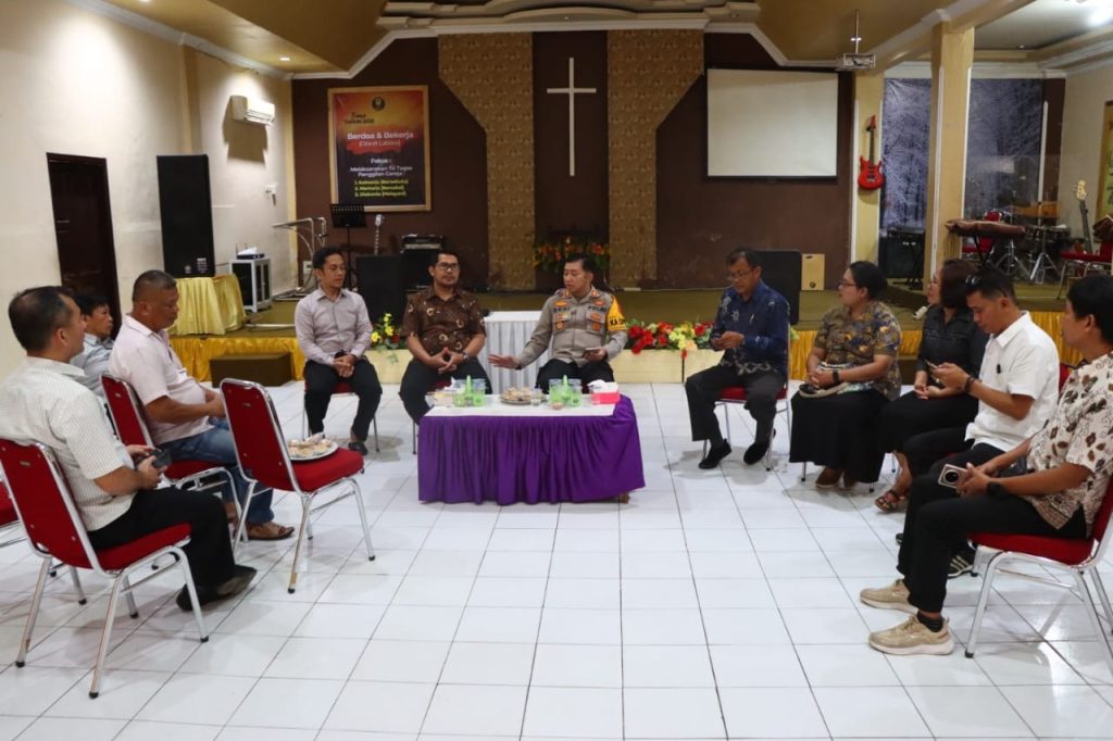 Jelang Pemungutan Suara Ulang, Kapolres Palopo Jalin Silaturahmi Dengan Tokoh Agama Nasrani