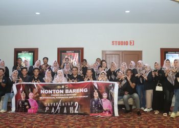 Kapolres Wajo Bersama Bhayangkari, Komunitas dan Masyarakat Nobar Film Sayap Sayap Patah 2 