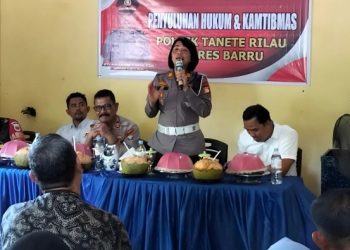 Kasat Lantas Polres Barru Ajak Warga Tanete Rilau Dukung Keselamatan Berlalu Lintas