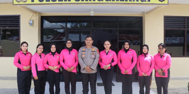 Kapolres Toraja Utara bersama Ketua Bhayangkari Kunjungan Kerja ke Polsek Sanggalangi