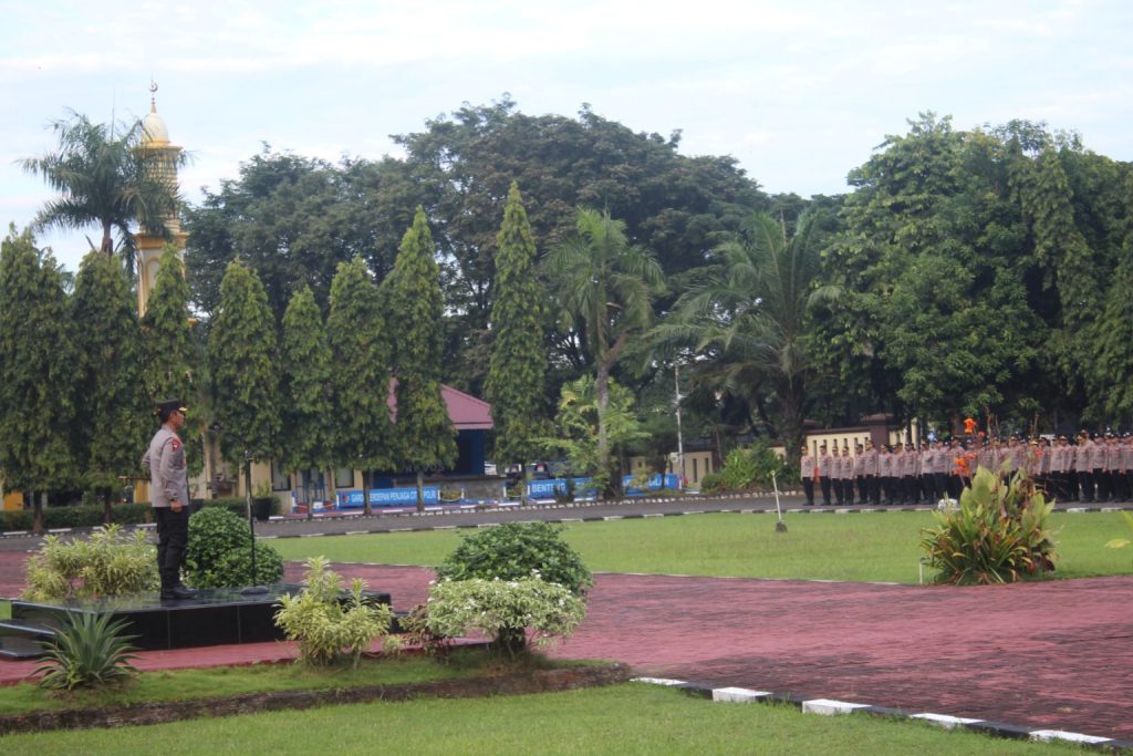 Pimpin Apel Pagi, Kapolda Sulsel Apresiasi Personel Atas Keberhasilan Pengamanan Hari Buruh dan Hardiknas 