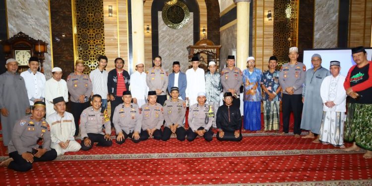Kapolrestabes Makassar bersama PJU Lakukan Safari Subuh di Masjid Baitul Mu’Minin