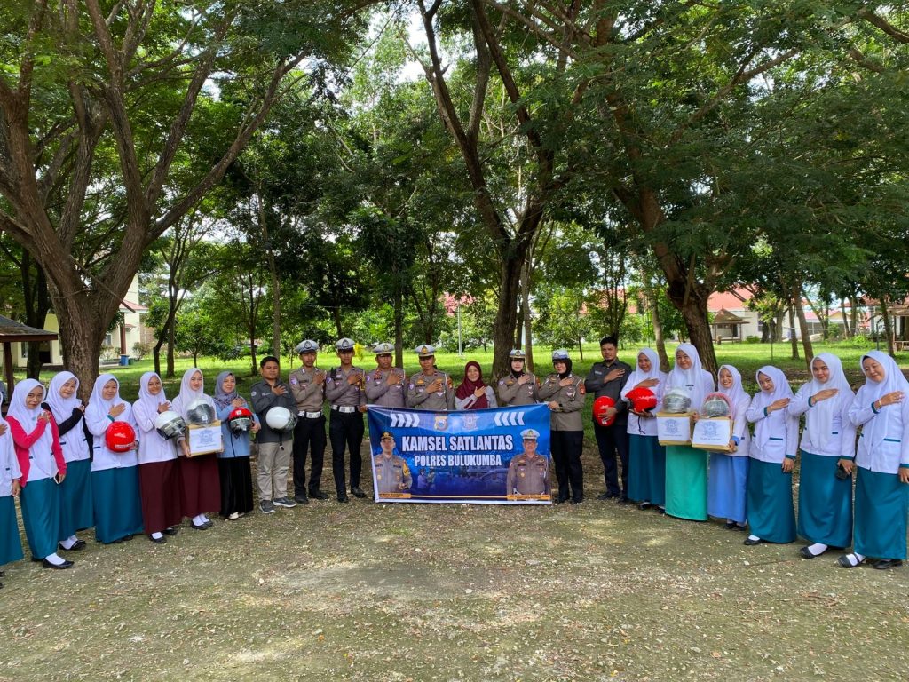 Satlantas Polres Bulukumba Sosialisasi Tertib Berlalu Lintas di Kampus STIKES