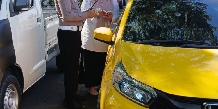 Kanit Regident Satlantas Polres Bantaeng Pimpin Penertiban Pajak Kendaraan Bermotor 