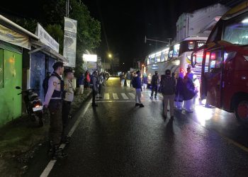 Kapolres Tana Toraja Turunkan Personel Kawal Pemberangkatan Calon Jamaah Haji 