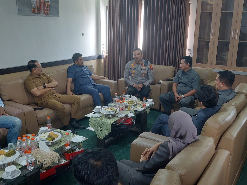 Perkuat Sinergitas, Kapolres Gowa Jalin Silaturahmi dengan Ketua DPRD