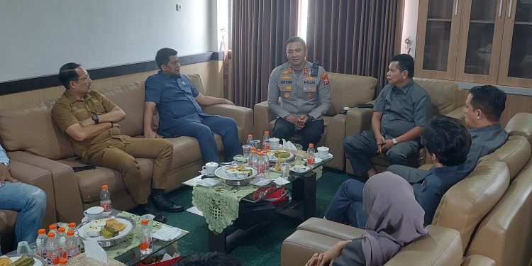 Perkuat Sinergitas, Kapolres Gowa Jalin Silaturahmi dengan Ketua DPRD