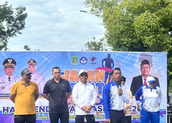 Peringati Hardiknas dan Hari Buruh, Kapolres Sidrap Bersama Forkopimda Jalan Santai