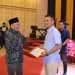 Kapolres Maros Terima Penghargaan Dari Organisasi Serikat Pekerja Seluruh Indonesia