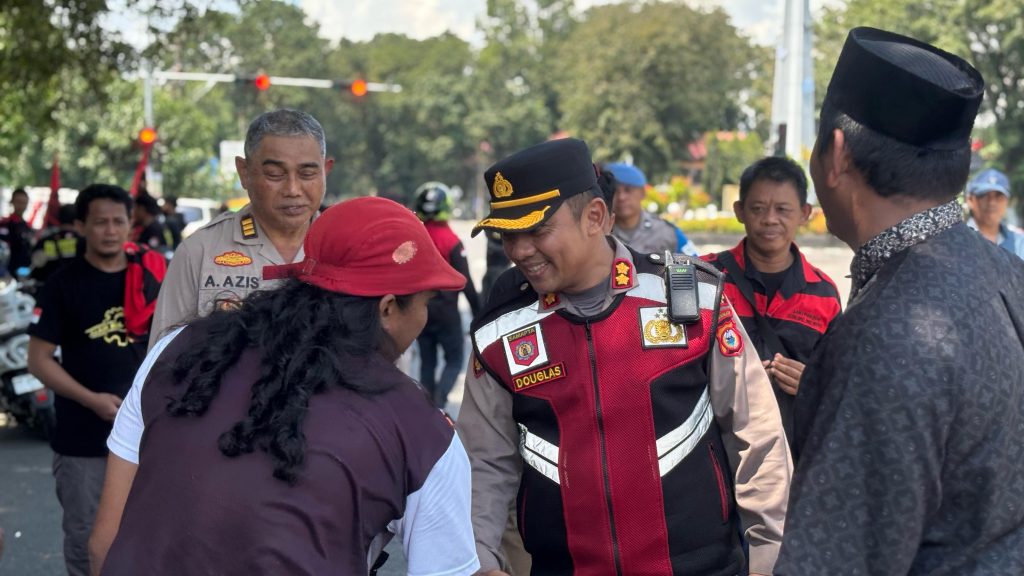 Kapolres Maros Turun Langsung Lakukan Pengamanan di Peringatan Hari Buruh