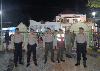Personel Polres Bulukumba Kawal Ketat Pemberangkatan Jamaah Calon Haji 2025