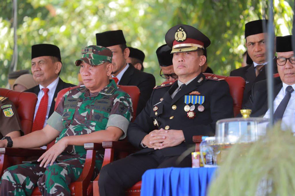 Wakapolres Wajo Hadiri Upacara Hardiknas Yang Dirangkaikan Dengan Hari Kartini