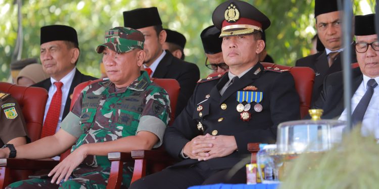 Wakapolres Wajo Hadiri Upacara Hardiknas Yang Dirangkaikan Dengan Hari Kartini