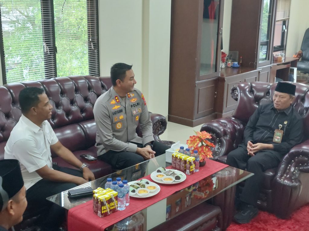 Kapolres Gowa Melakukan Silaturahmi Dengan Ketua Pengadilan Negeri