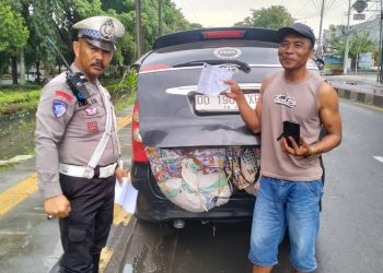 Sat Lantas Polres Takalar Tindak Tegas Pengendara Kelebihan Muatan