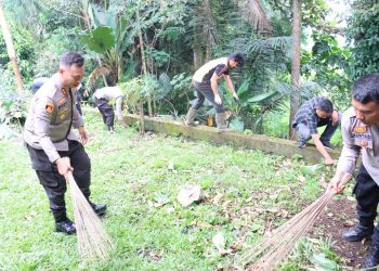 Dalam Rangka HUT Bhayangkara ke-79, Kapolres Tator bersama Personel Gelar Bakti Religi di Gereja