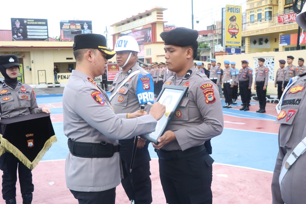 Kapolres Sidrap Pimpin Pemberhentian Tidak Dengan Hormat Personel Yang Melanggar Kode Etik